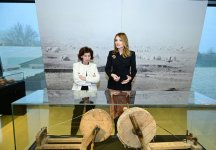 President of North Macedonia tours Azerbaijan's National Carpet Museum (PHOTO)