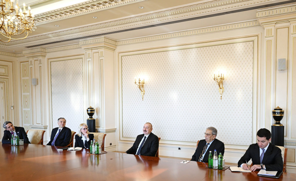 President Ilham Aliyev receives co-chairs and members of Board of Trustees of Nizami Ganjavi International Center (PHOTO/VIDEO)