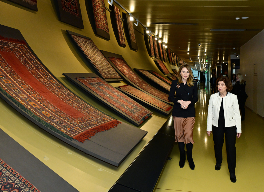 President of North Macedonia tours Azerbaijan's National Carpet Museum (PHOTO)