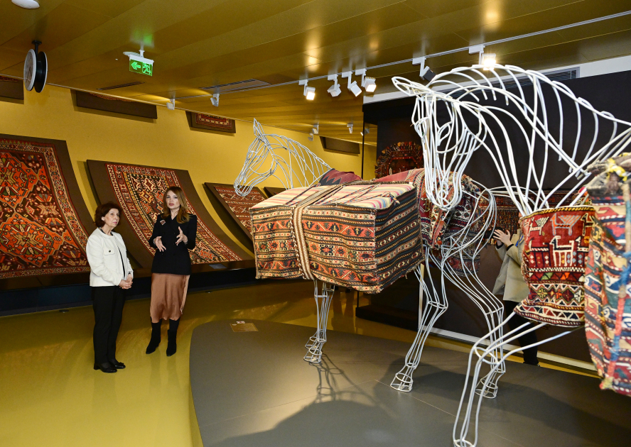 President of North Macedonia tours Azerbaijan's National Carpet Museum (PHOTO)