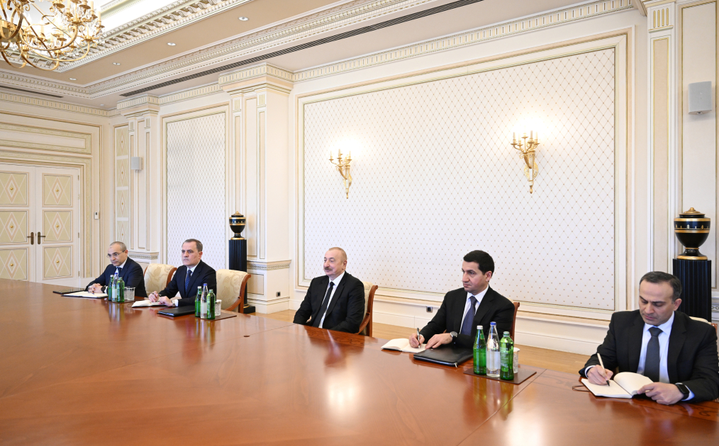 President Ilham Aliyev receives Bulgaria's Minister of Foreign Affairs (PHOTO)