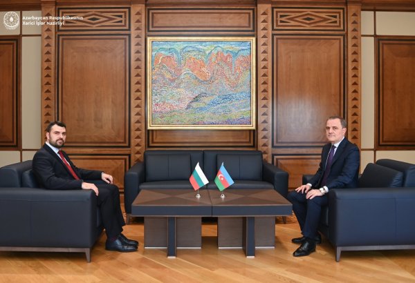 Azerbaijani FM holds one-on-one meeting with Bulgarian counterpart
