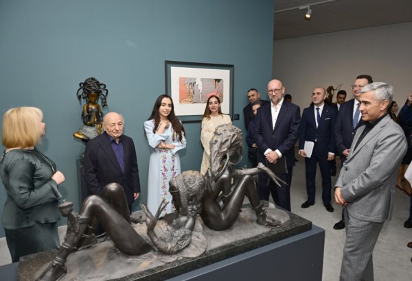 "The Mystery of the Rose" exhibition by sculptor Andrey Ostashov opens at Heydar Aliyev Center (PHOTO)
