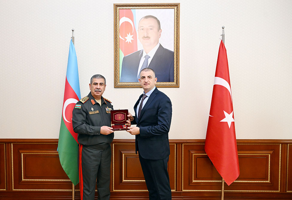 Azerbaijan, Türkiye's Baykar engage in strategic talks for enhanced defense co-op (PHOTO)