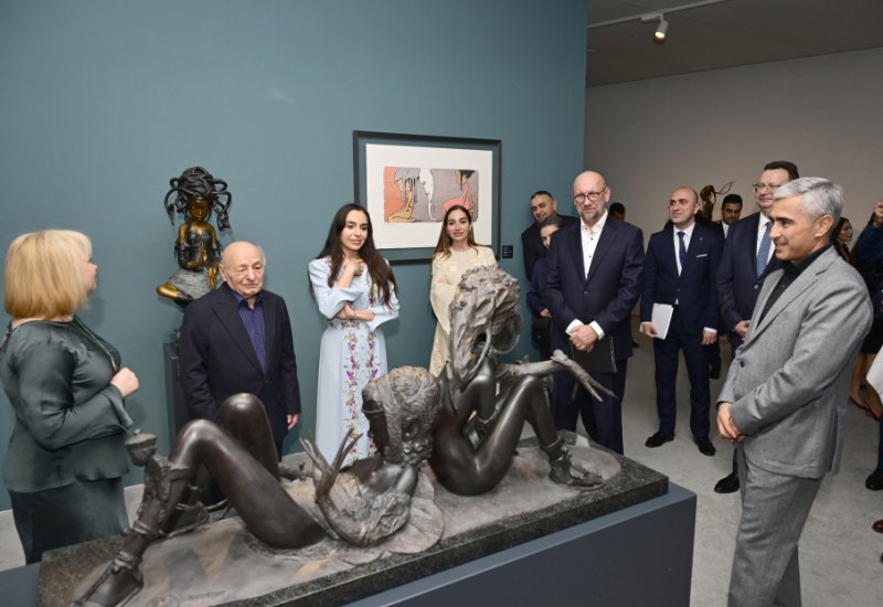 “The Mystery of the Rose” Exhibition by Sculptor Andrey Ostashov opens at Heydar Aliyev Center (PHOTO)