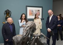 "The Mystery of the Rose" exhibition by sculptor Andrey Ostashov opens at Heydar Aliyev Center (PHOTO)