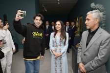 "The Mystery of the Rose" exhibition by sculptor Andrey Ostashov opens at Heydar Aliyev Center (PHOTO)