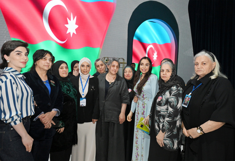 Leyla Aliyeva and Arzu Aliyeva attend Iftar ceremony with mothers of martyrs (PHOTO)