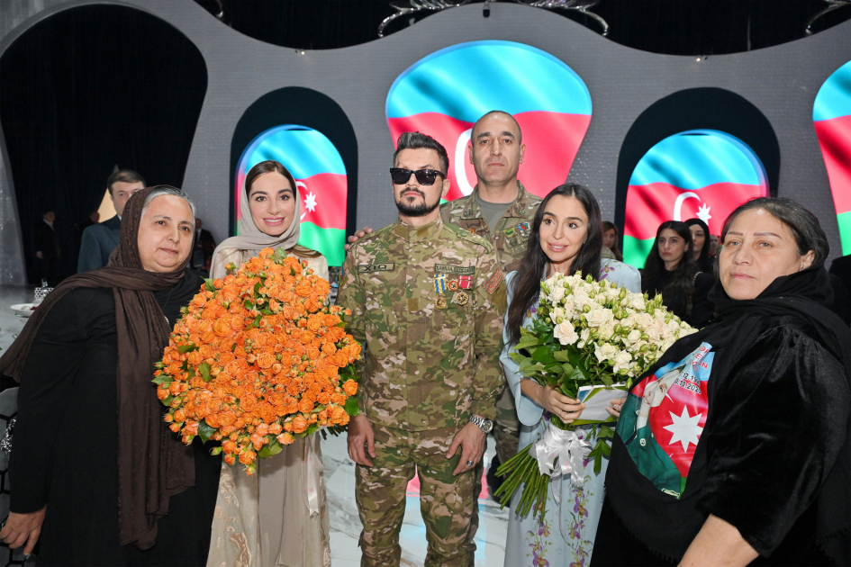 Leyla Aliyeva and Arzu Aliyeva attend Iftar ceremony with mothers of martyrs (PHOTO)