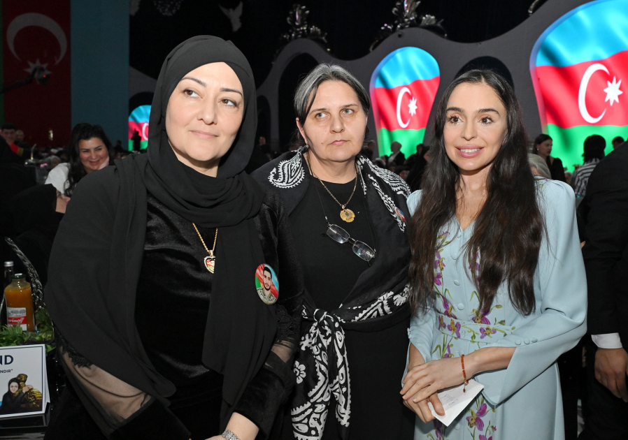 Leyla Aliyeva and Arzu Aliyeva attend Iftar ceremony with mothers of martyrs (PHOTO)