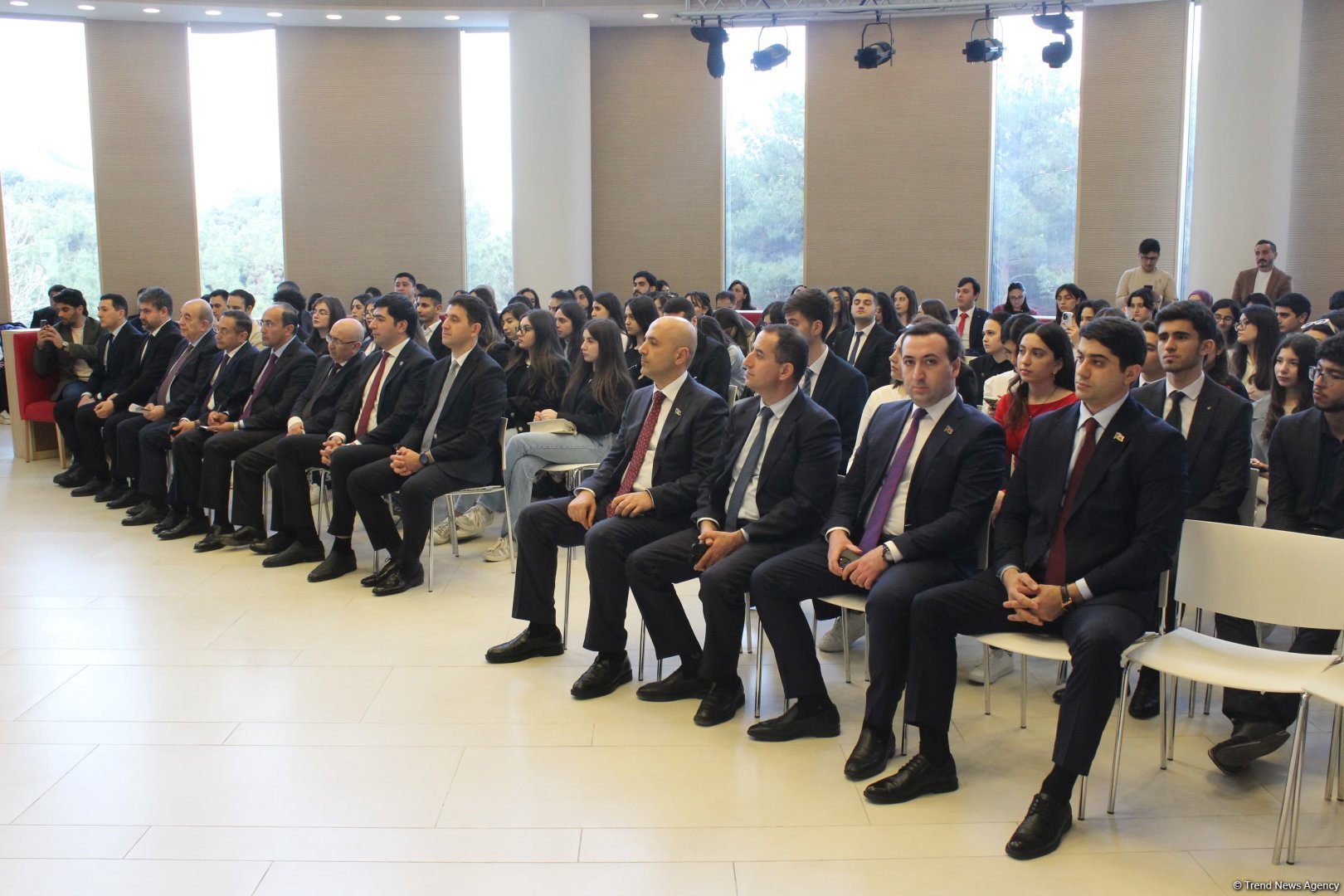 ADA University hosts roundtable on "Western Azerbaijan issue in 100 years" (PHOTO)