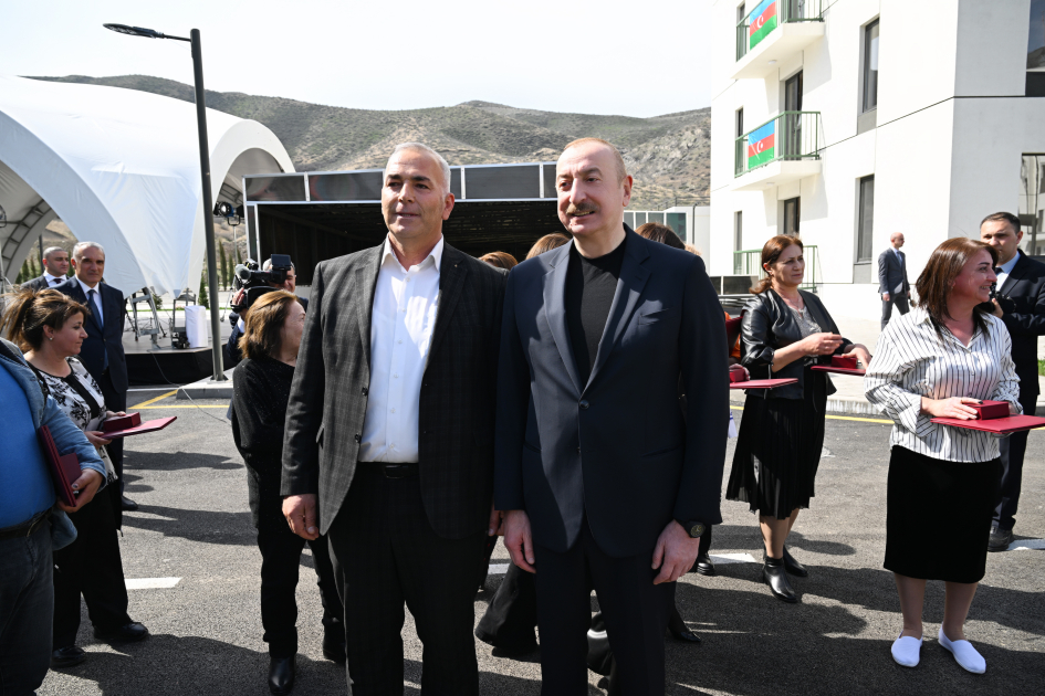 President Ilham Aliyev, First Lady Mehriban Aliyeva attend inauguration of Sugovushan residential complex (PHOTO/VIDEO)