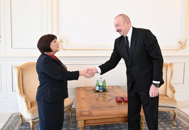 President Ilham Aliyev presents "Sharaf" order to Sahiba Gafarova (PHOTO/VIDEO)