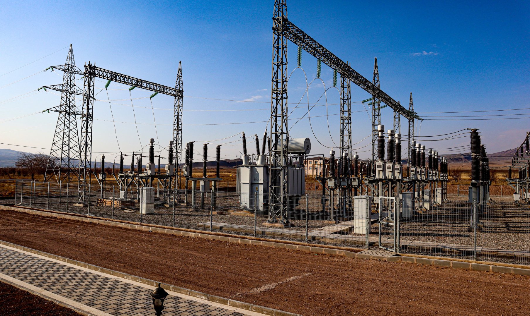 Azerbaijan's Nakhchivan completes testing and commissioning work at its Julfa substation (PHOTO)