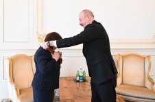 President Ilham Aliyev presents "Sharaf" order to Sahiba Gafarova (PHOTO/VIDEO)