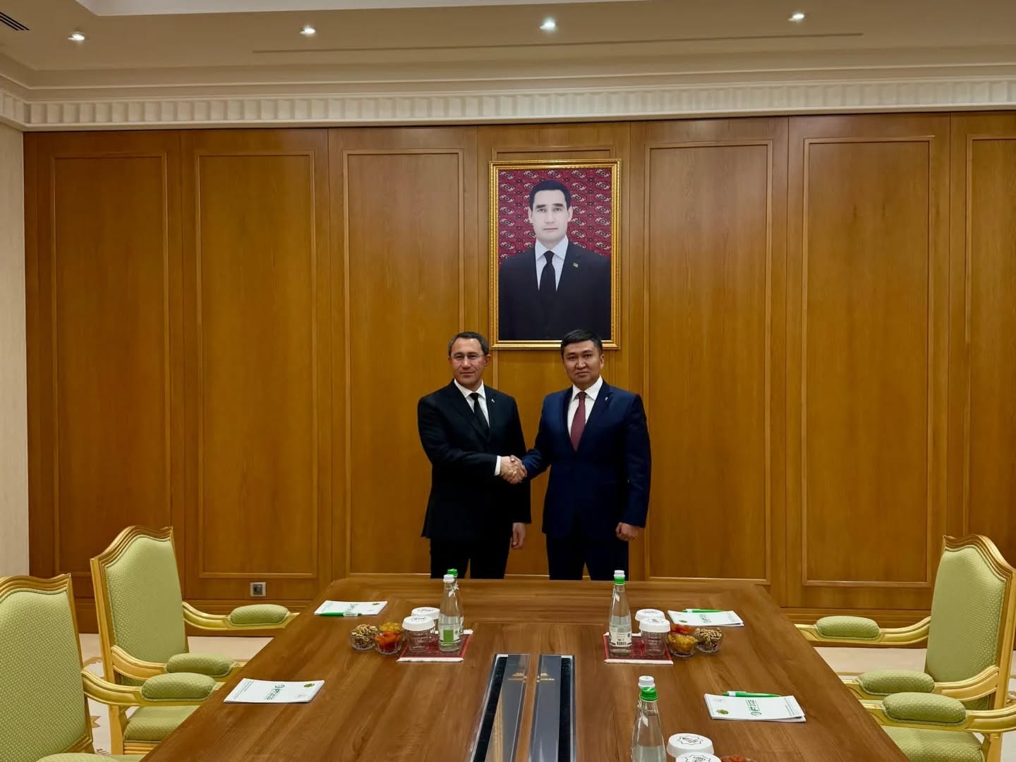 Kyrgyzstan, Turkmenistan discuss bilateral economic relations