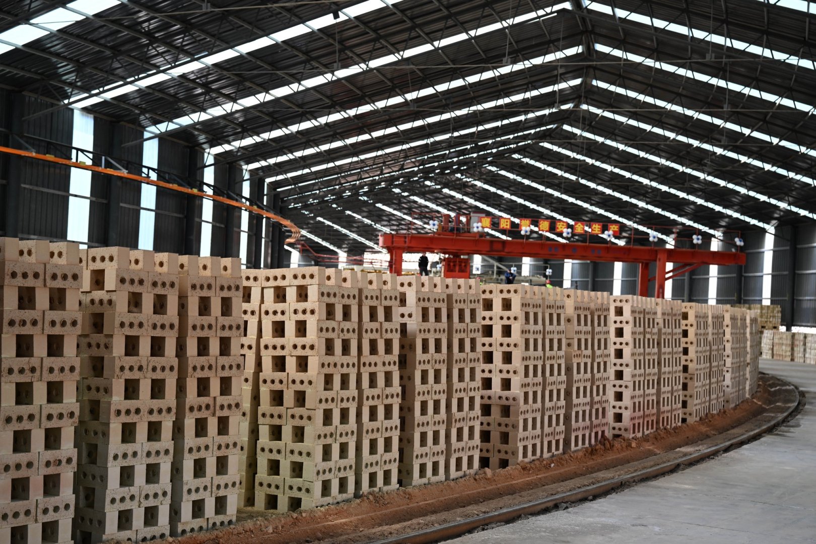 Kyrgyzstan’s Osh region powers up with new brick and coal enrichment factories