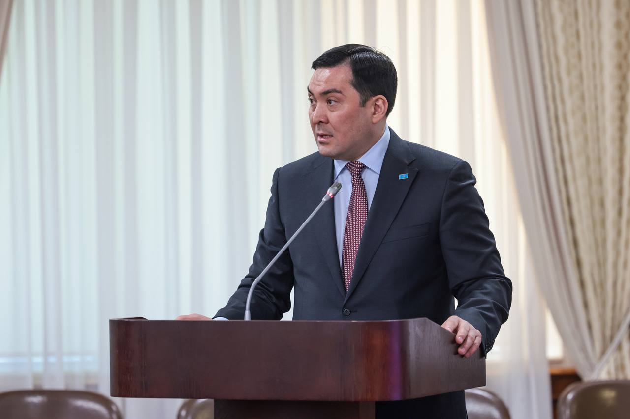 Kazakhstani subsoil users dump legacy oil waste in contaminated areas