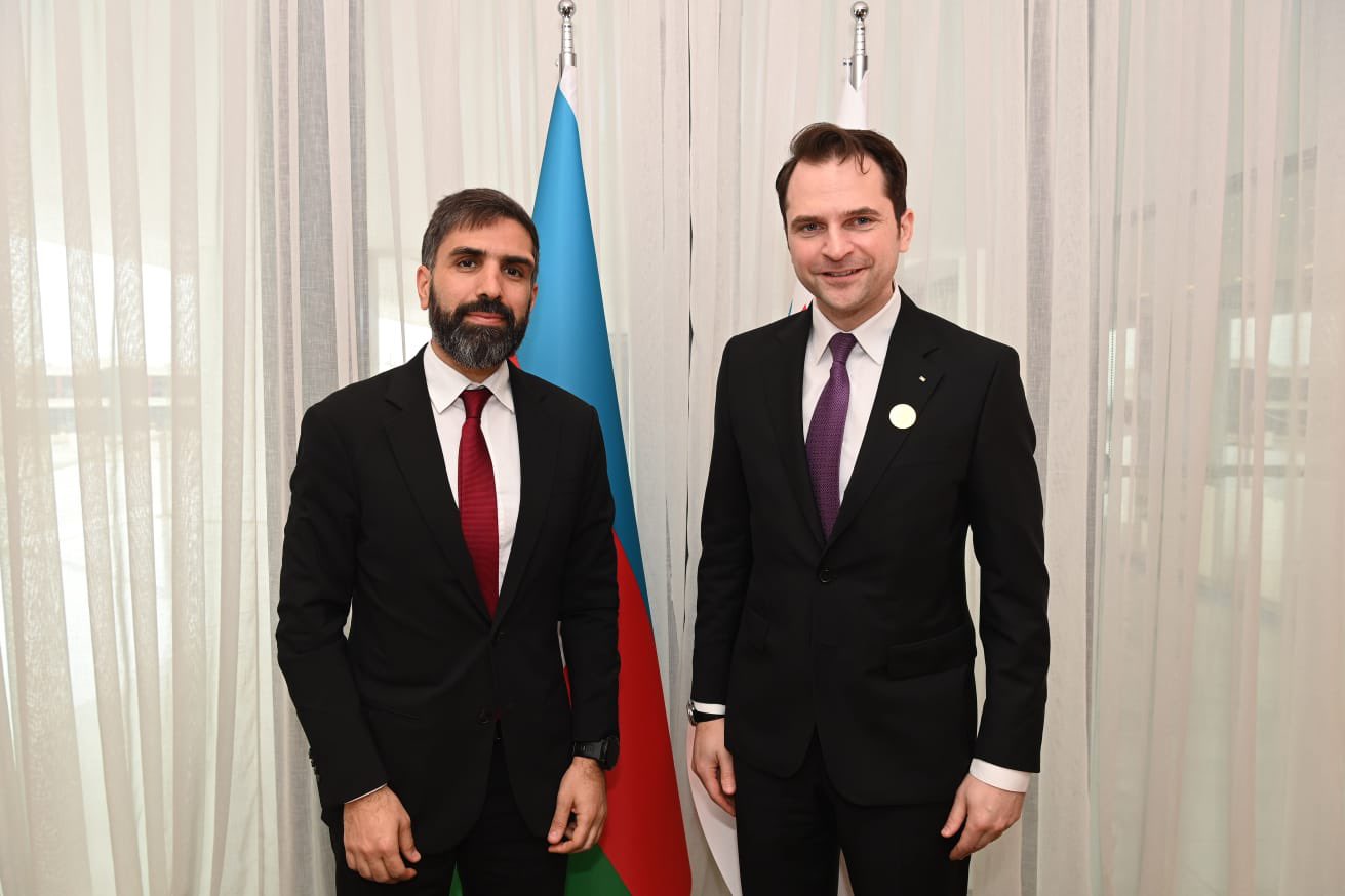 SOCAR, Romania discuss natural gas supply issues (PHOTO)