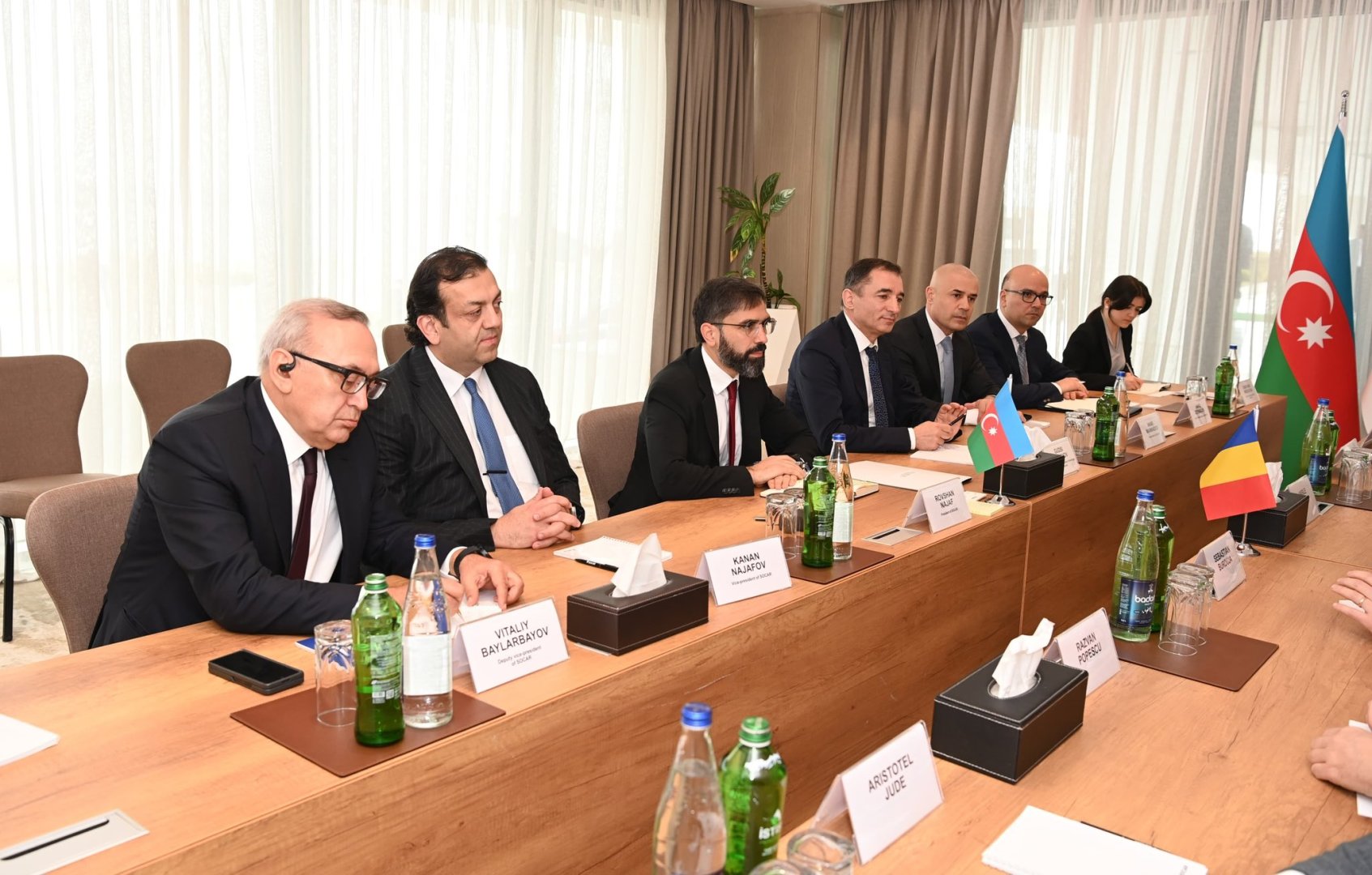 SOCAR, Romania discuss natural gas supply issues (PHOTO)