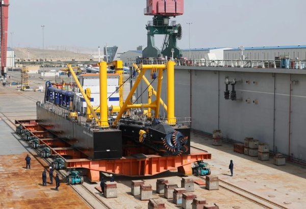 Azerbaijan debuts dredging vessel construction