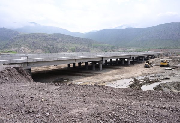 Azerbaijan, Iran discuss wrap-up term for Aghband-Kelaleh highway bridge