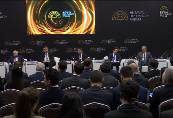 Kazakhstan aims to strengthen position as key transit hub between Asia and Europe