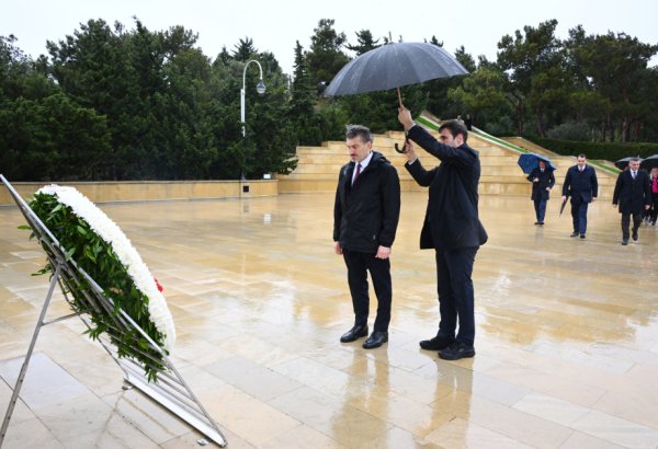 Georgian President Mikheil Kavelashvili commemorates martyrs in Azerbaijan's Baku (PHOTO)