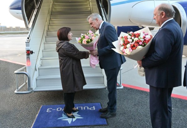 Azerbaijani Parliament Speaker departs for official visit to Russia (PHOTO)