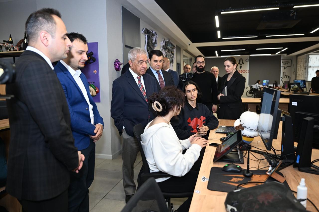 ADA University rector tours newly established creative center, reviews facilities (PHOTO)