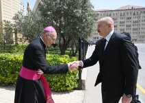 President Ilham Aliyev, First Lady Mehriban Aliyeva visit Church of Immaculate Conception of Blessed Virgin Mary in Baku, offer condolences over death of Pope Francis (PHOTO/VIDEO)