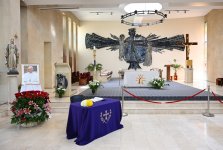 President Ilham Aliyev, First Lady Mehriban Aliyeva visit Church of Immaculate Conception of Blessed Virgin Mary in Baku, offer condolences over death of Pope Francis (PHOTO/VIDEO)