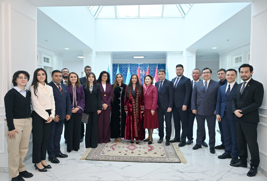 Heydar Aliyev Foundation VP Leyla Aliyeva and Head of Baku Media Center Arzu Aliyeva visit Turkic Culture and Heritage Foundation (PHOTO)