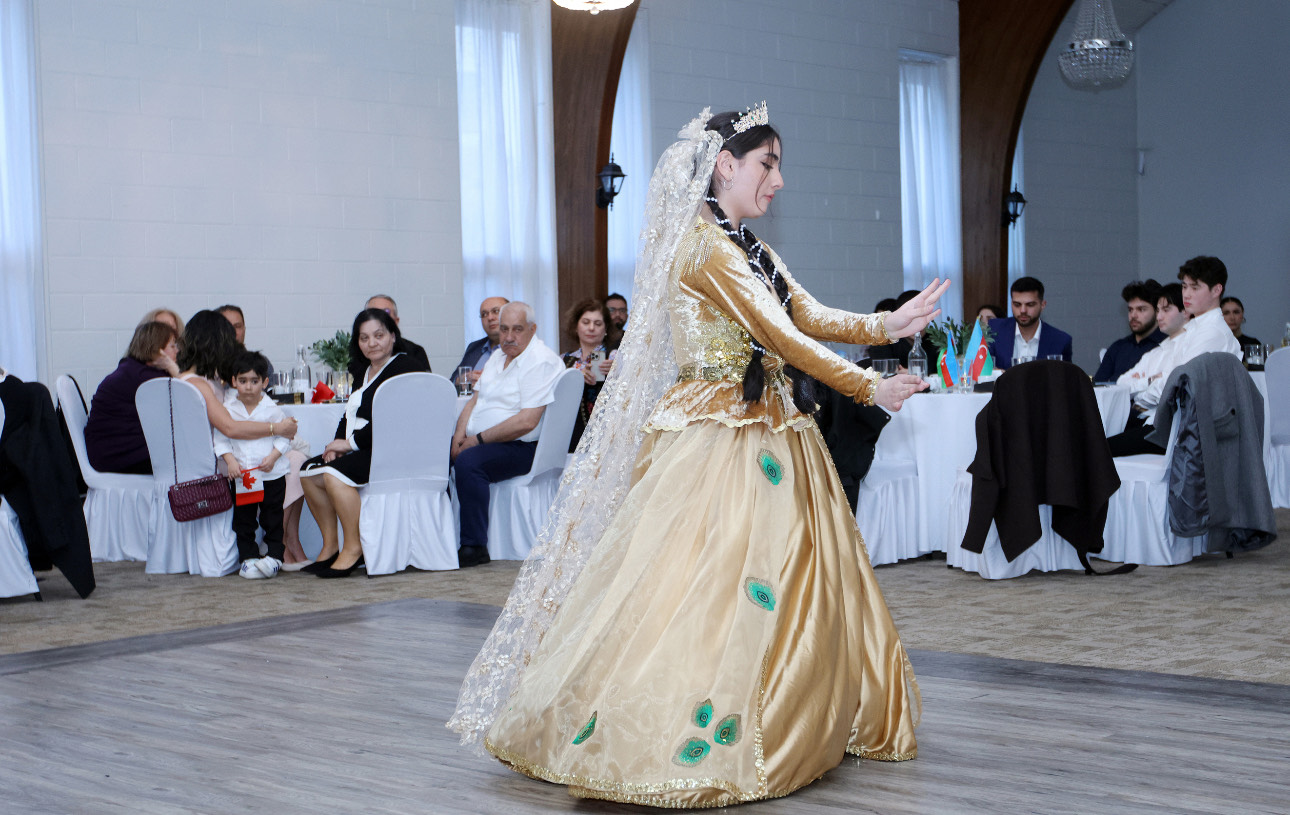 Azerbaijani diaspora successfully promotes nation's culture in Canada (PHOTO)