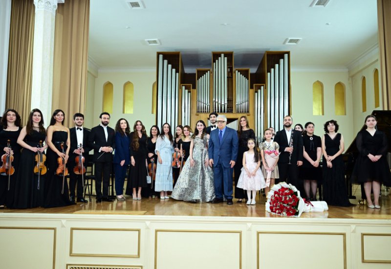 Heydar Aliyev Foundation VP Leyla Aliyeva watches concert of students and youth at Baku Music Academy (PHOTO)