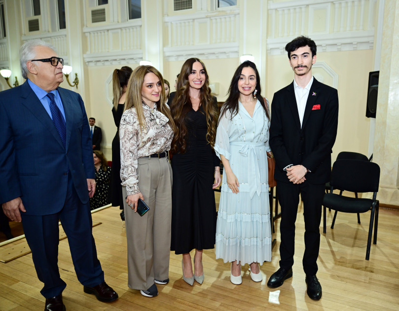 Heydar Aliyev Foundation VP Leyla Aliyeva watches concert of students and youth at Baku Music Academy (PHOTO)