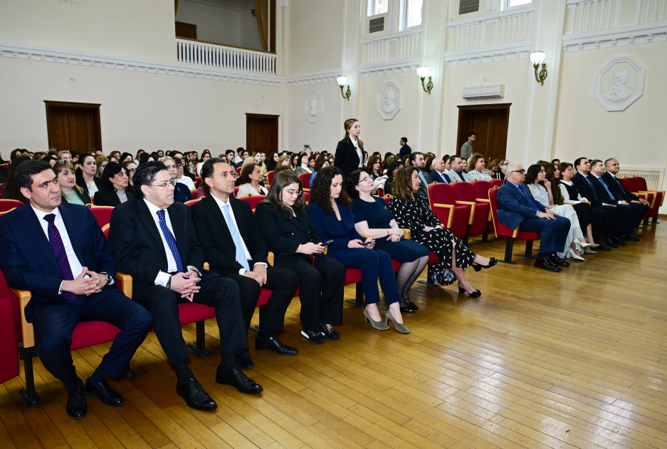 Heydar Aliyev Foundation VP Leyla Aliyeva watches concert of students and youth at Baku Music Academy (PHOTO)
