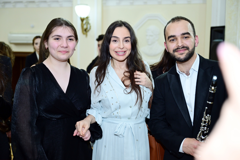 Heydar Aliyev Foundation VP Leyla Aliyeva watches concert of students and youth at Baku Music Academy (PHOTO)