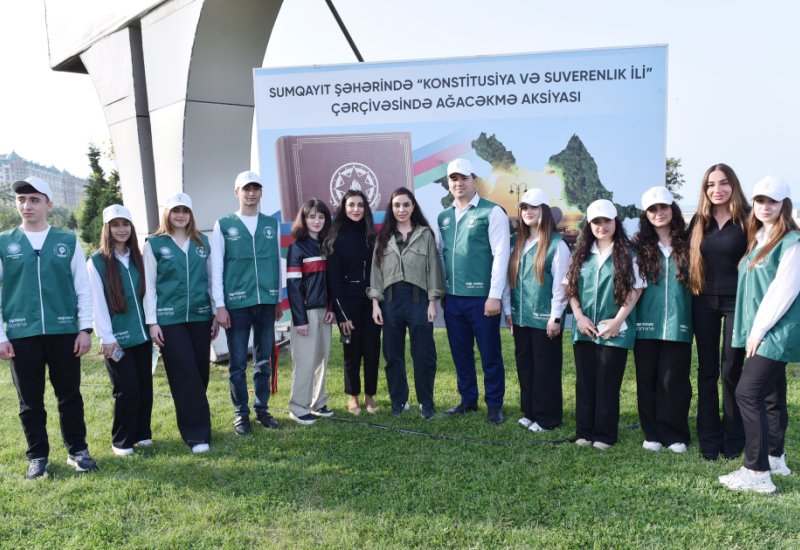 Vice-President of Heydar Aliyev Foundation Leyla Aliyeva and Arzu Aliyeva take part in tree-planting campaign in Sumgayit (PHOTO)