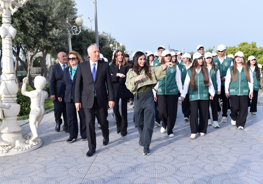 Vice-President of Heydar Aliyev Foundation Leyla Aliyeva and Arzu Aliyeva take part in tree-planting campaign in Sumgayit (PHOTO)