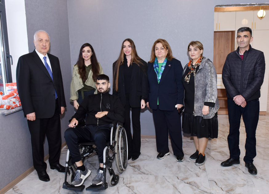 Vice-President of Heydar Aliyev Foundation Leyla Aliyeva and Arzu Aliyeva take part in tree-planting campaign in Sumgayit (PHOTO)