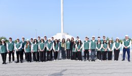 Vice-President of Heydar Aliyev Foundation Leyla Aliyeva and Arzu Aliyeva take part in tree-planting campaign in Sumgayit (PHOTO)