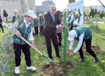Vice-President of Heydar Aliyev Foundation Leyla Aliyeva and Arzu Aliyeva take part in tree-planting campaign in Sumgayit (PHOTO)