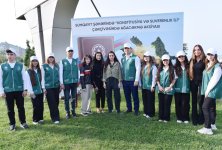 Vice-President of Heydar Aliyev Foundation Leyla Aliyeva and Arzu Aliyeva take part in tree-planting campaign in Sumgayit (PHOTO)