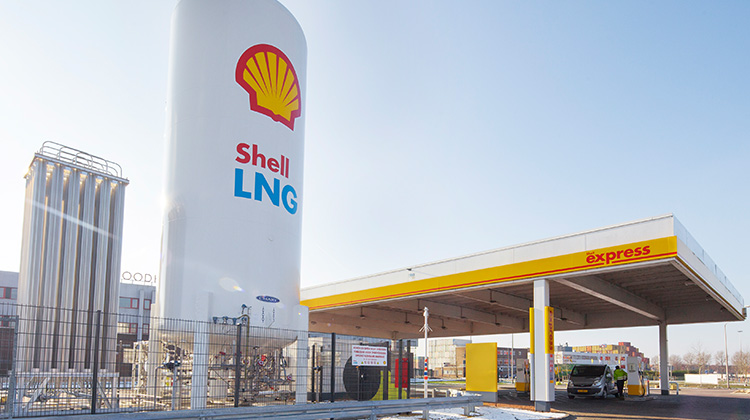 Shell forecasts lower LNG output in Q2 2025