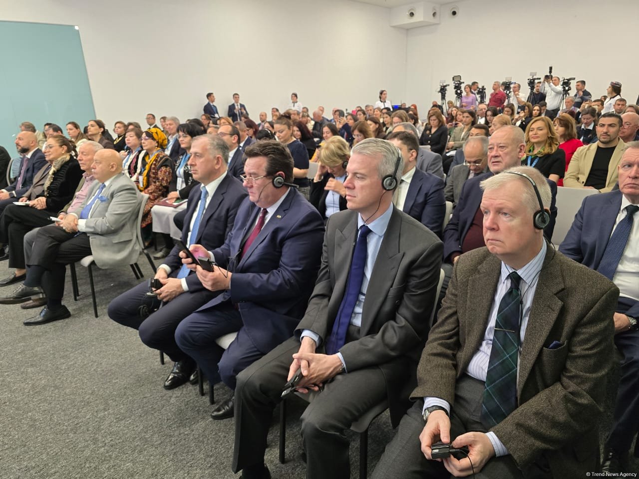 Azerbaijan's Baku inaugurates International Carpet Forum (PHOTO)
