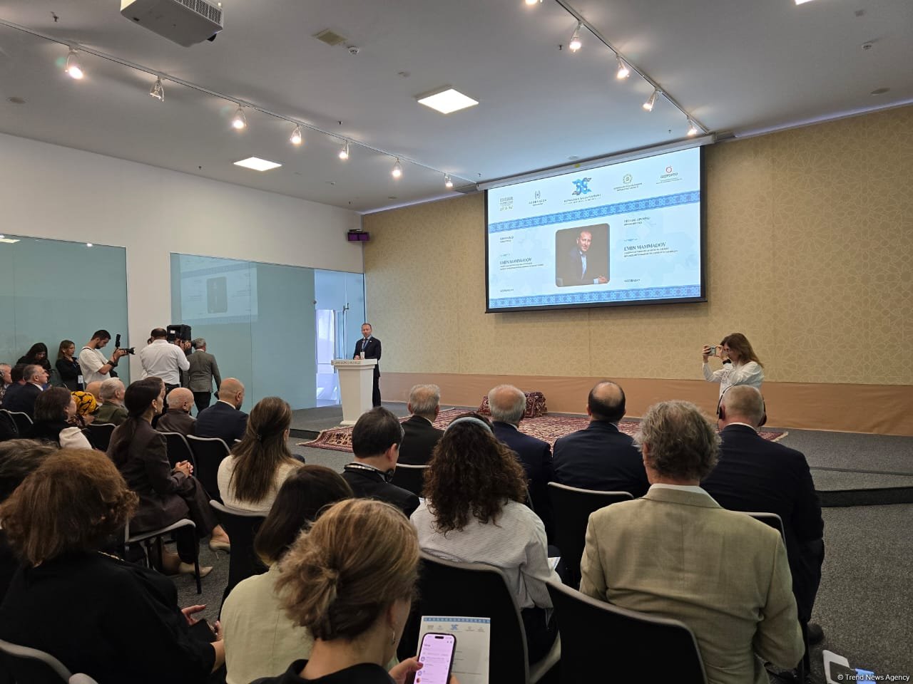 Azerbaijan's Baku inaugurates International Carpet Forum (PHOTO)