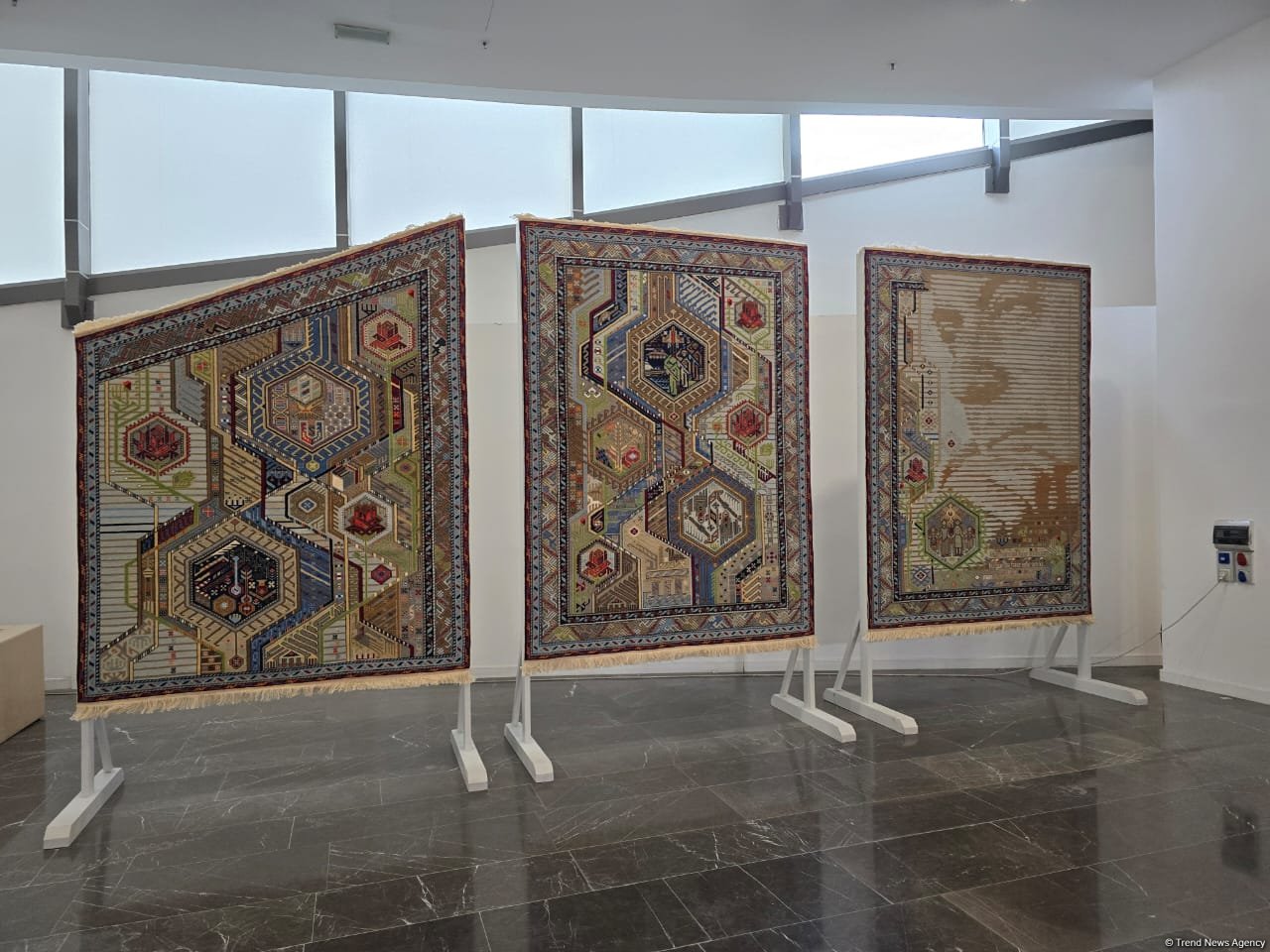 Azerbaijan's Baku inaugurates International Carpet Forum (PHOTO)