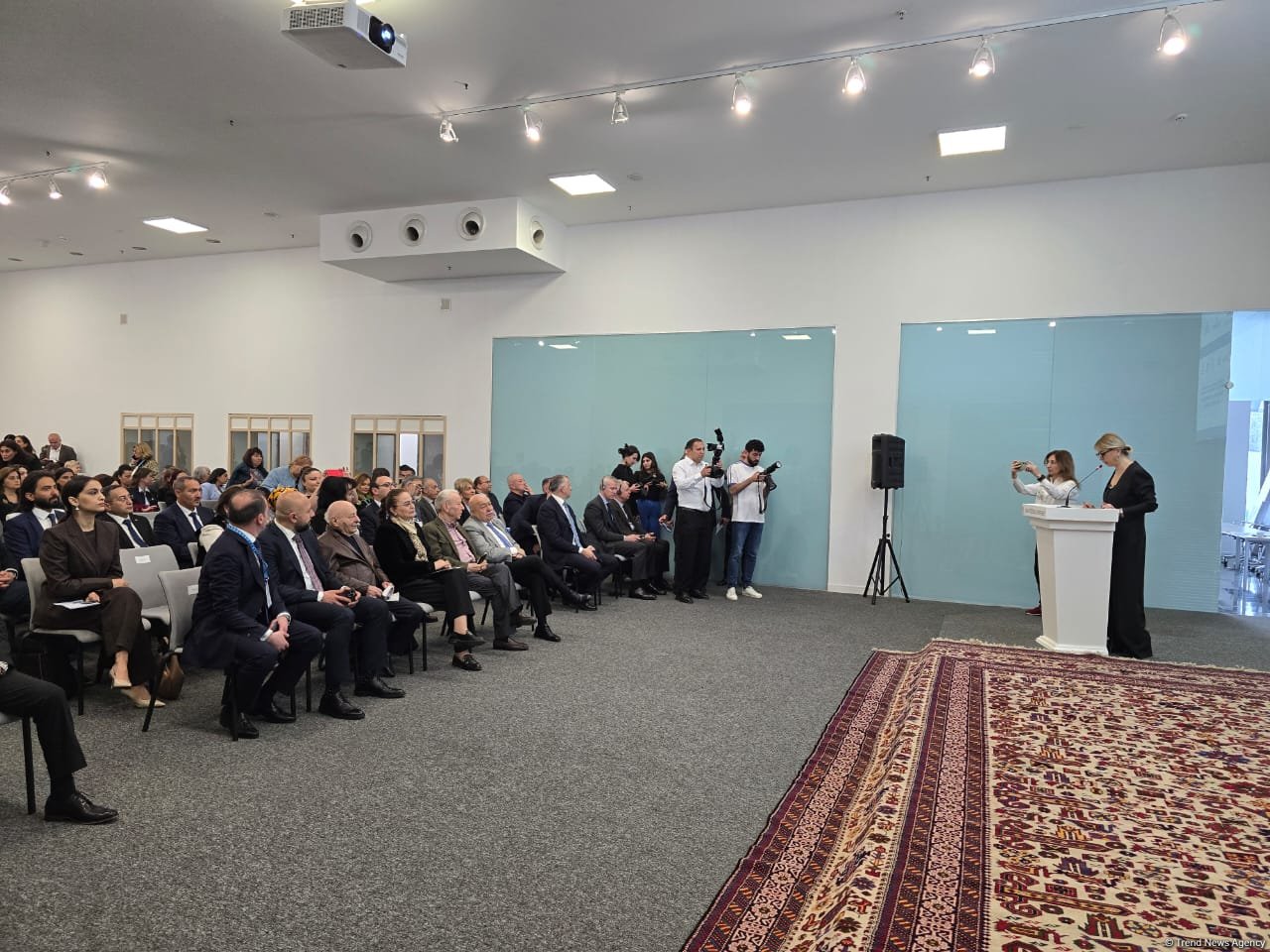 Azerbaijan's Baku inaugurates International Carpet Forum (PHOTO)