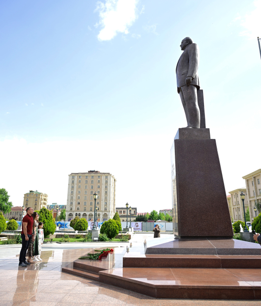 Vice President of Heydar Aliyev Foundation Leyla Aliyeva and Head of Baku Media Center Arzu Aliyeva visit Nakhchivan (PHOTO)